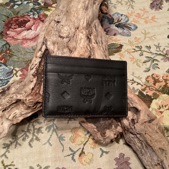 MCM Embossed Card Case - Black - Picture 2 of 4